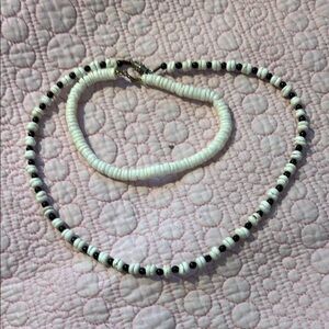 Vintage Pukka Shell Necklace and Bracelet Set White Black